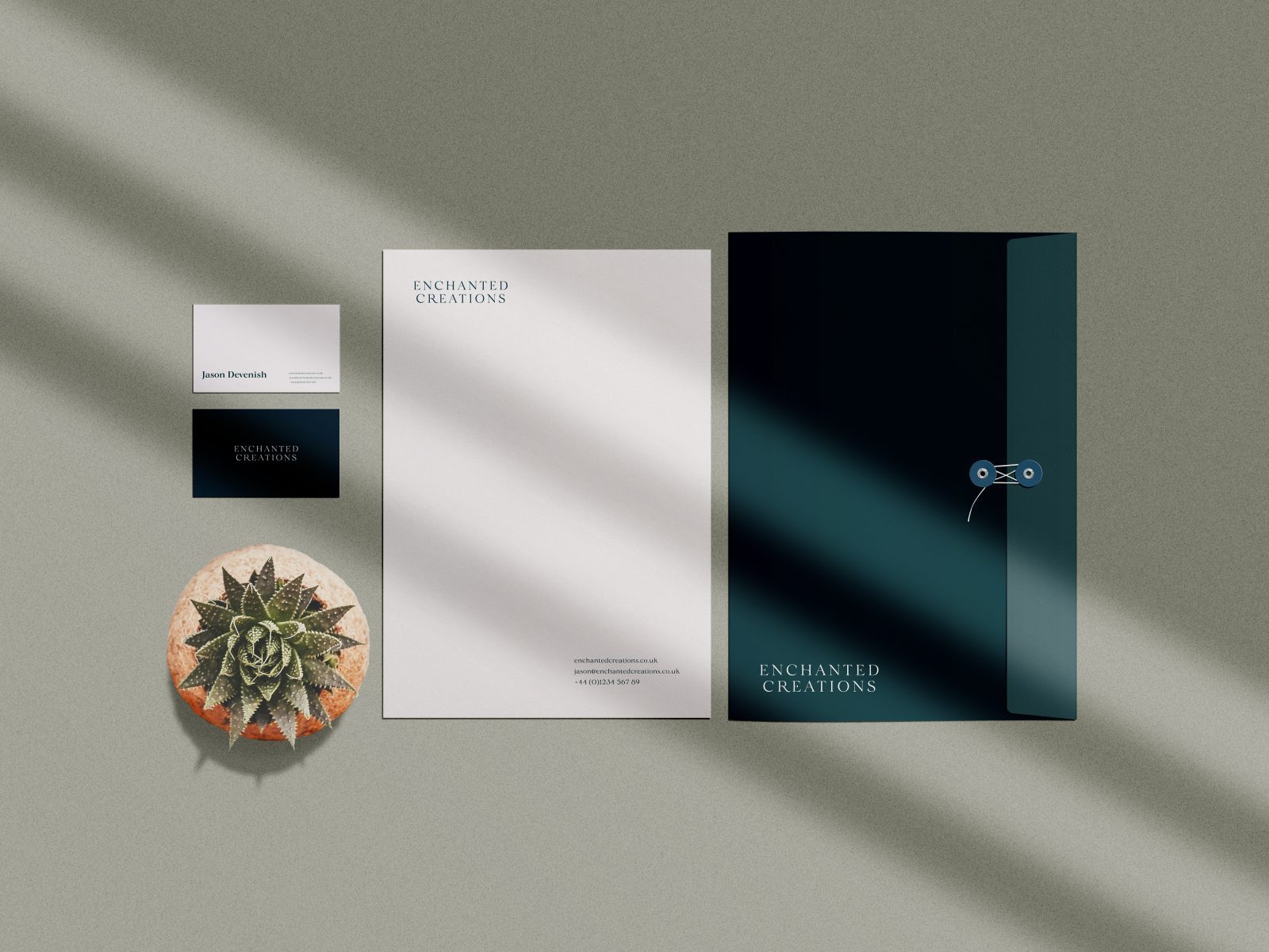 Creative | Creative folder-stationery-branding-mockup